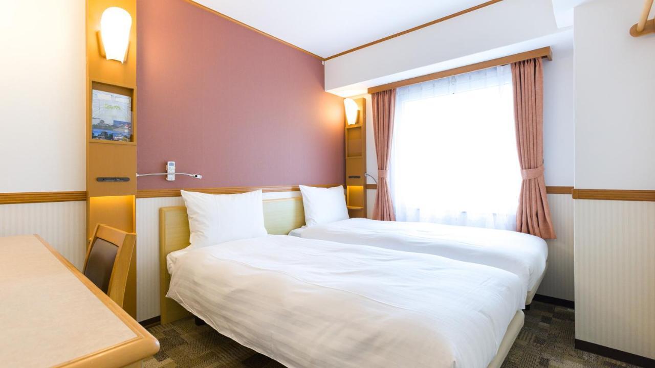 Toyoko Inn Yokohama Tsurumi Eki Higashi Guchi Buitenkant foto