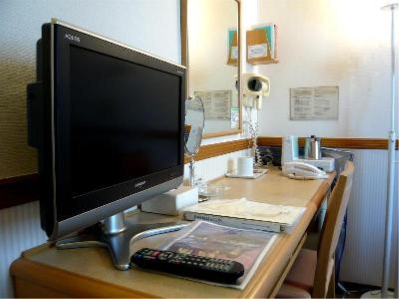 Toyoko Inn Yokohama Tsurumi Eki Higashi Guchi Buitenkant foto